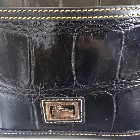 Dooney & Bourke Vintage Black Croc Textured Leather Mini Bag W Gold Hardware - Picture 2 of 10